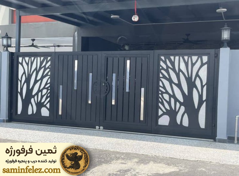 ویژگی ‌ها و مزایای درب فلزی کیت کتی 